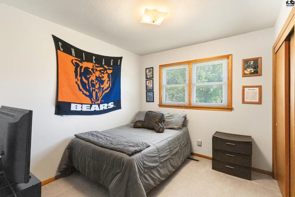 1302 E 13th Avenue Hutchinson KS 67502