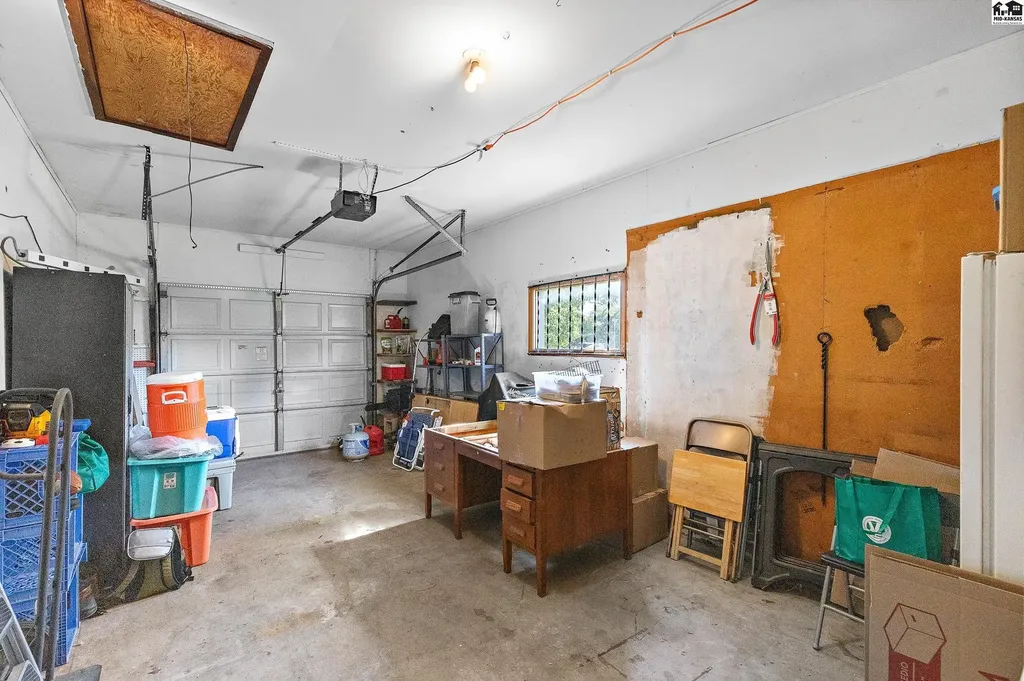1302 E 13th Avenue Hutchinson KS 67502
