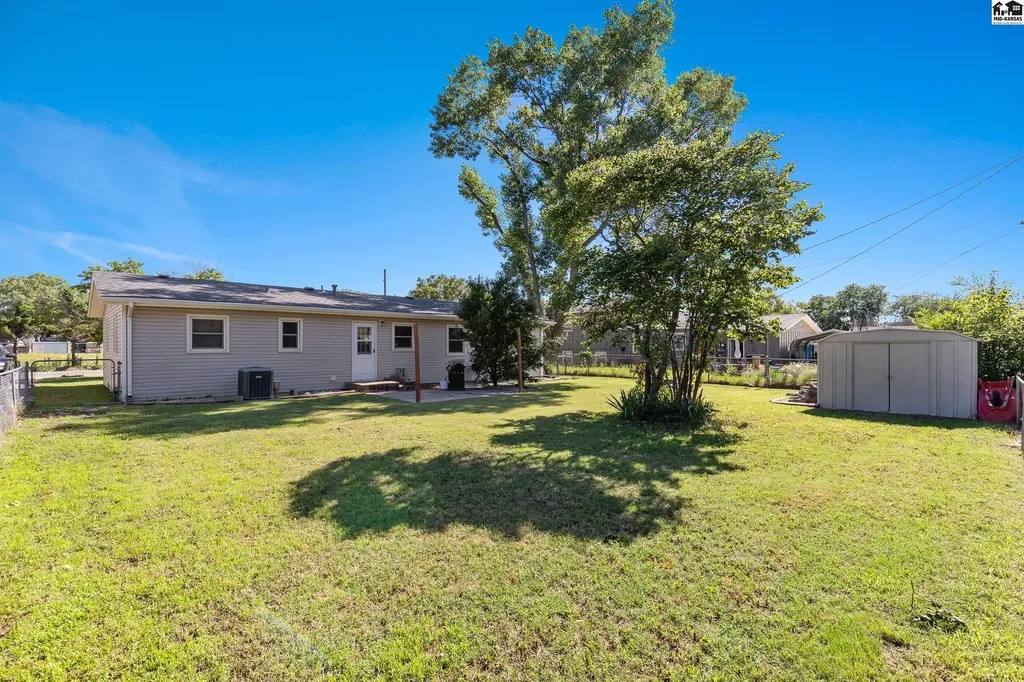 1302 E 13th Avenue Hutchinson KS 67502