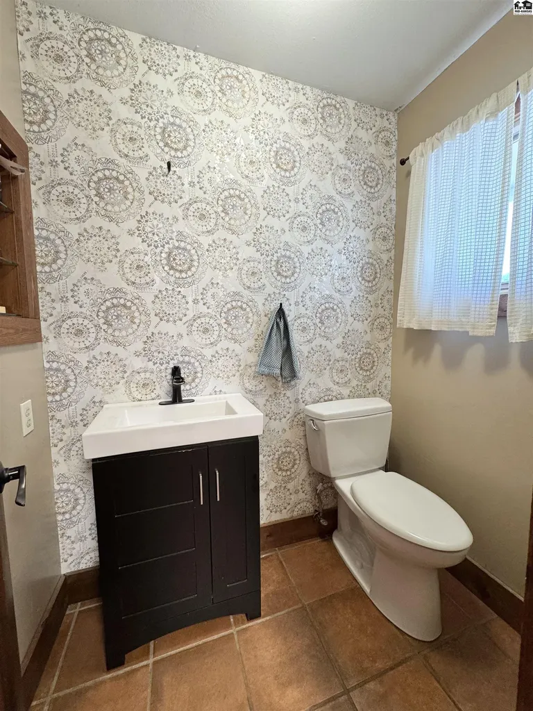 2704 Heather Parkway Hutchinson KS 67502