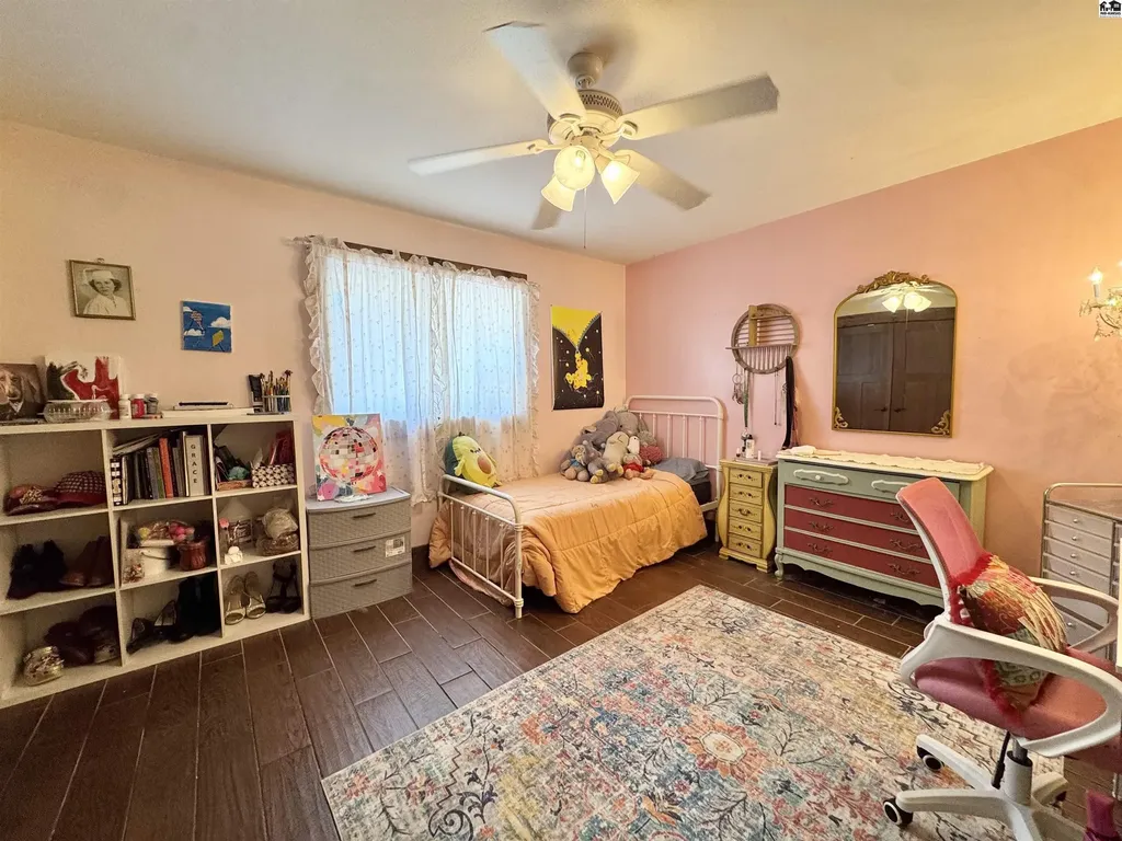 2704 Heather Parkway Hutchinson KS 67502