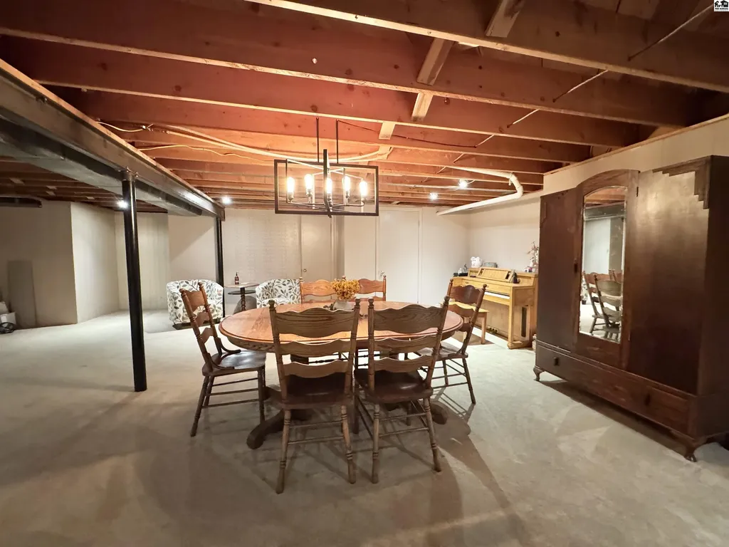 2704 Heather Parkway Hutchinson KS 67502