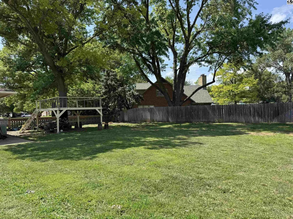 2704 Heather Parkway Hutchinson KS 67502