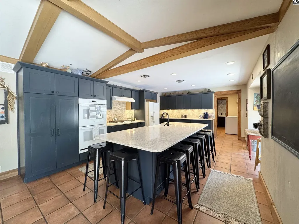 2704 Heather Parkway Hutchinson KS 67502