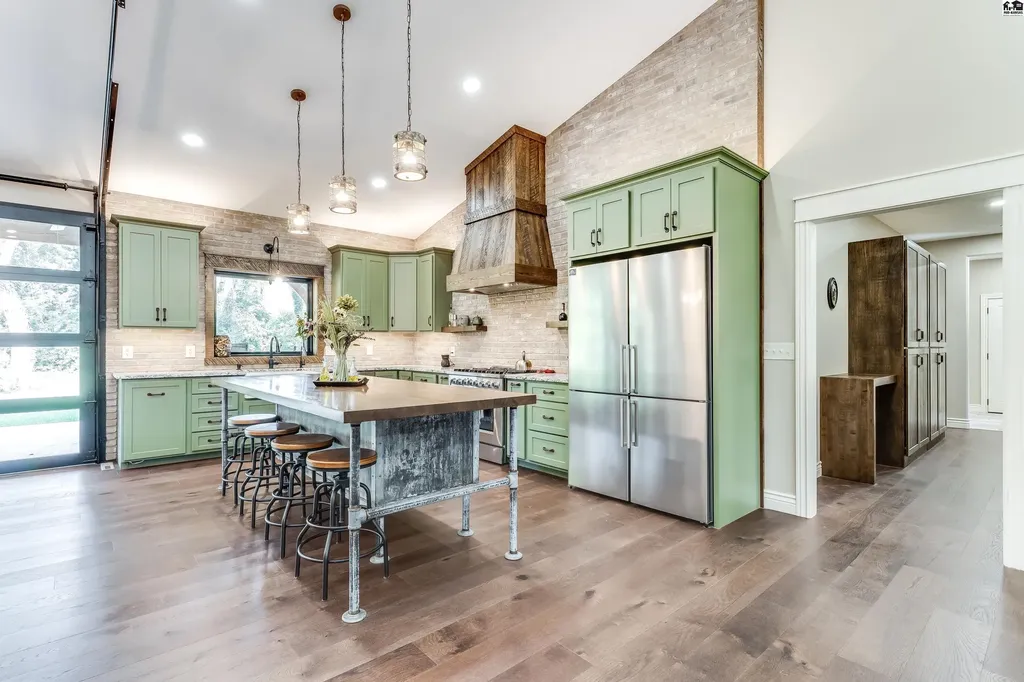 7701 Old K61 Highway N Hutchinson KS 67502