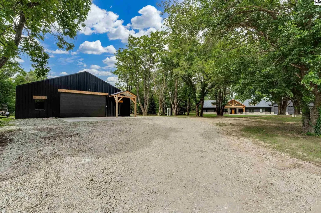 7701 Old K61 Highway N Hutchinson KS 67502