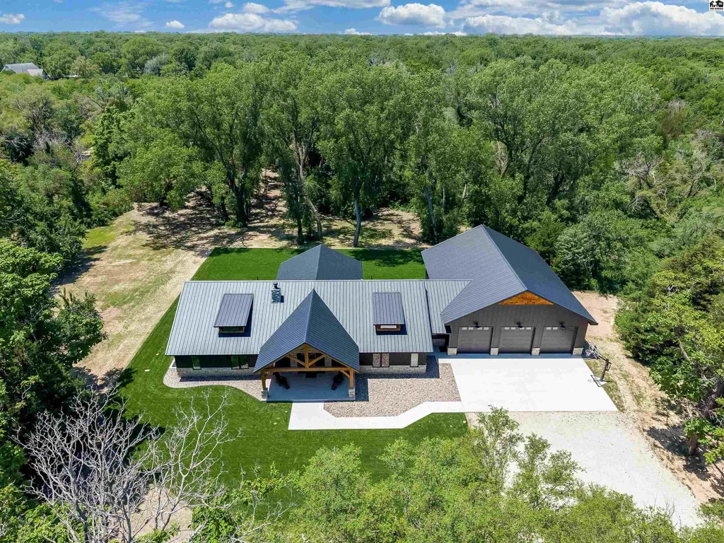 7701 Old K61 Highway N Hutchinson KS 67502