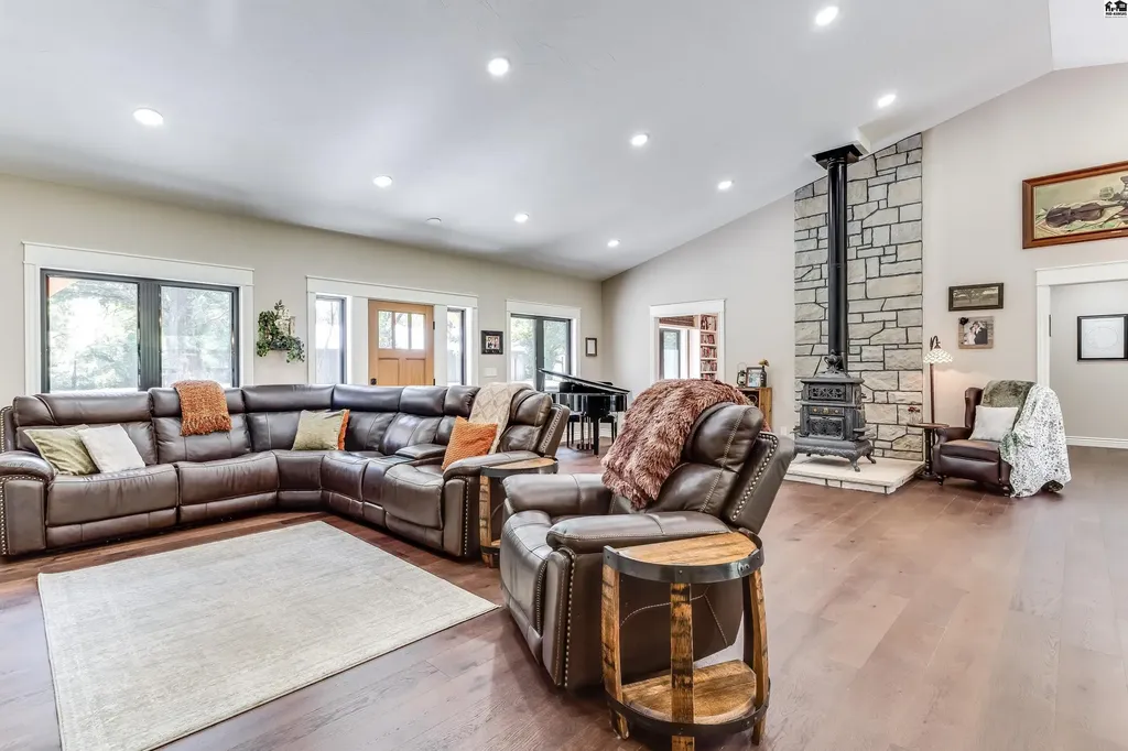 7701 Old K61 Highway N Hutchinson KS 67502