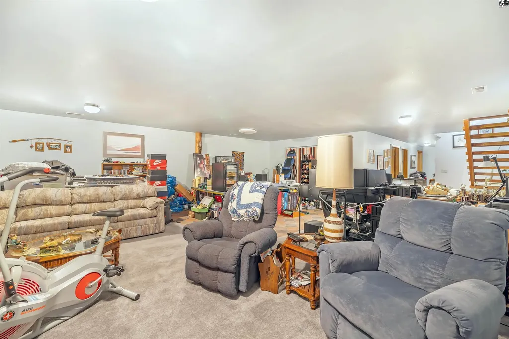 800 E 71st Avenue Hutchinson KS 67502