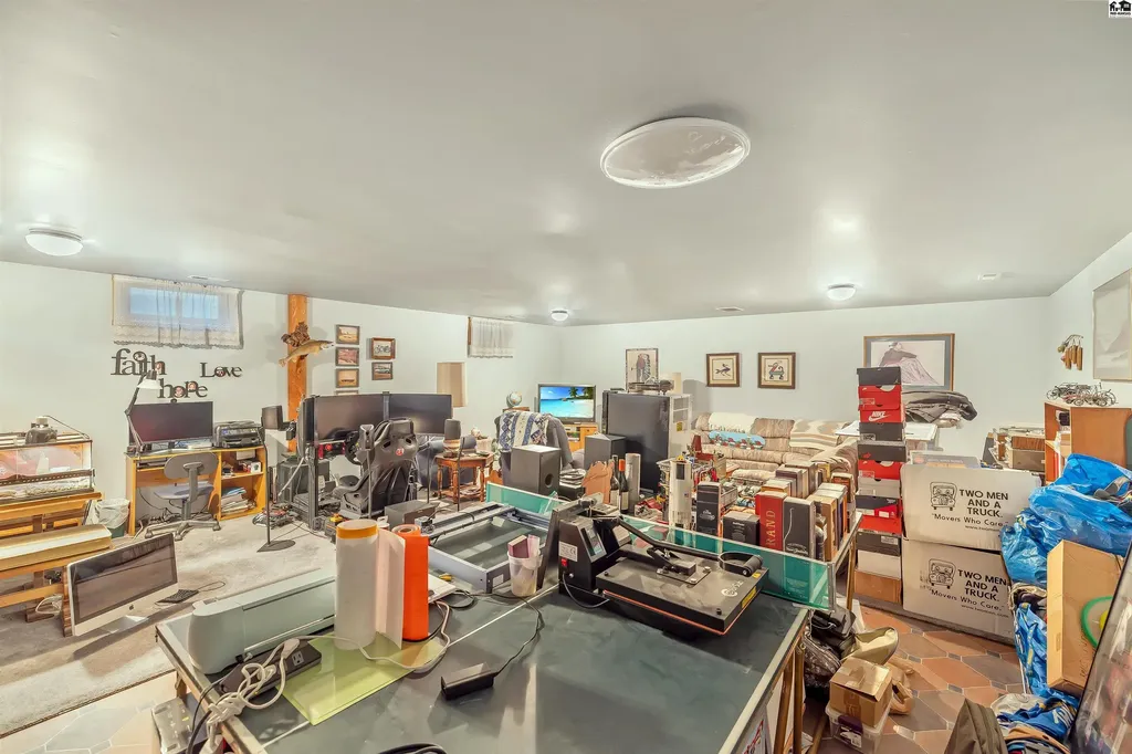 800 E 71st Avenue Hutchinson KS 67502