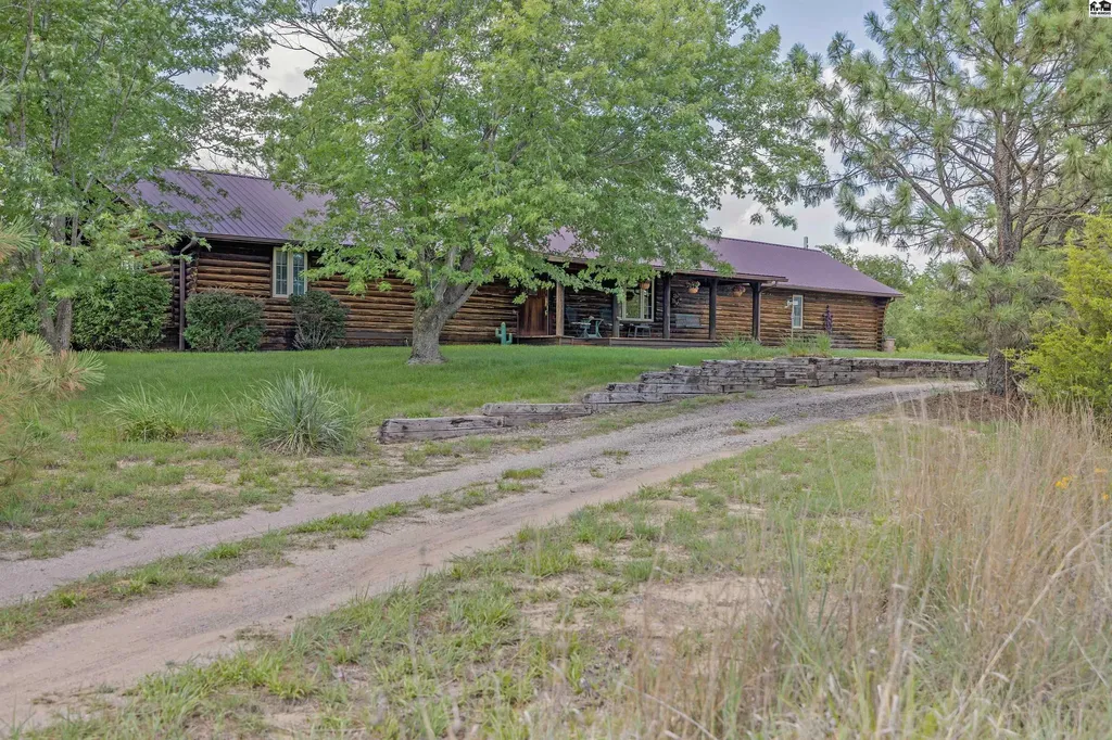 800 E 71st Avenue Hutchinson KS 67502