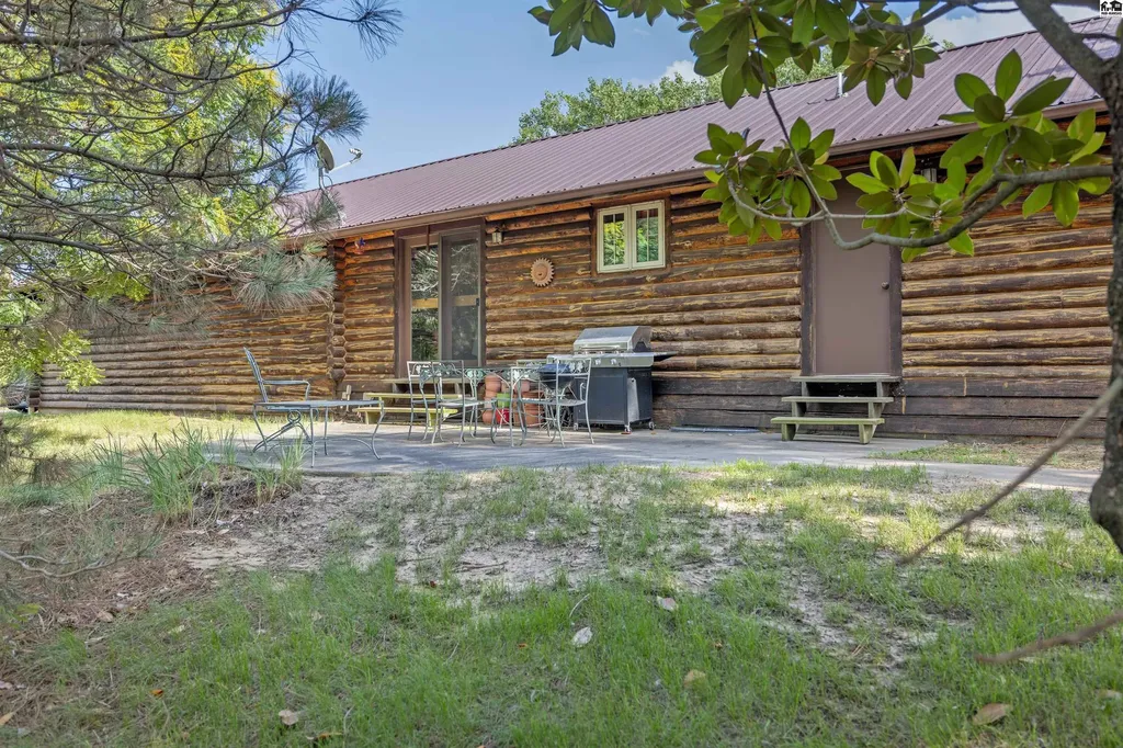 800 E 71st Avenue Hutchinson KS 67502