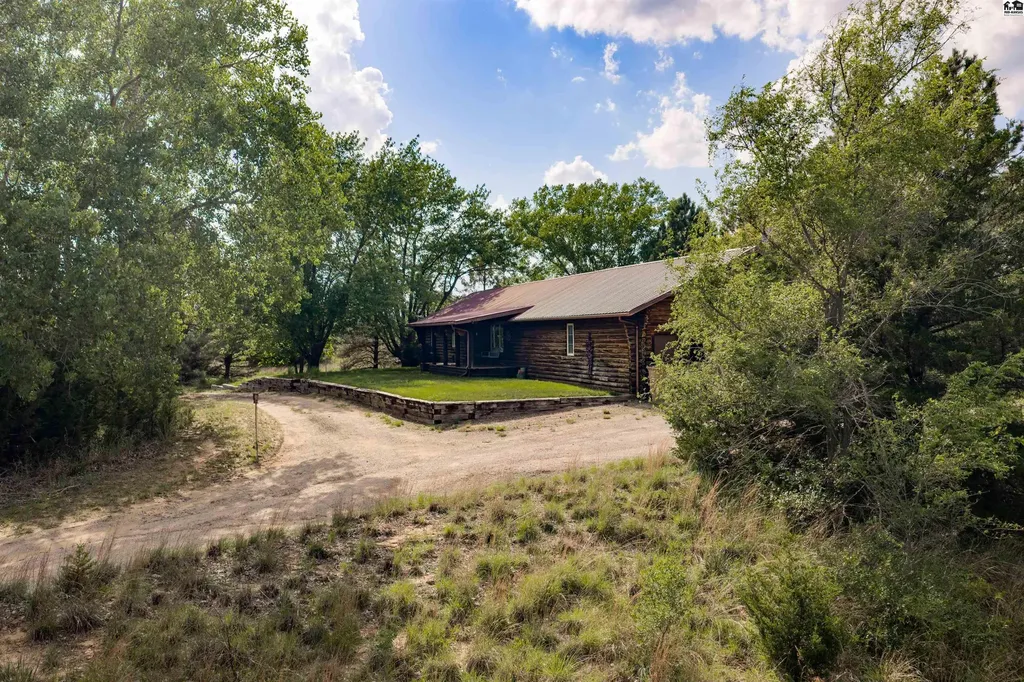 800 E 71st Avenue Hutchinson KS 67502