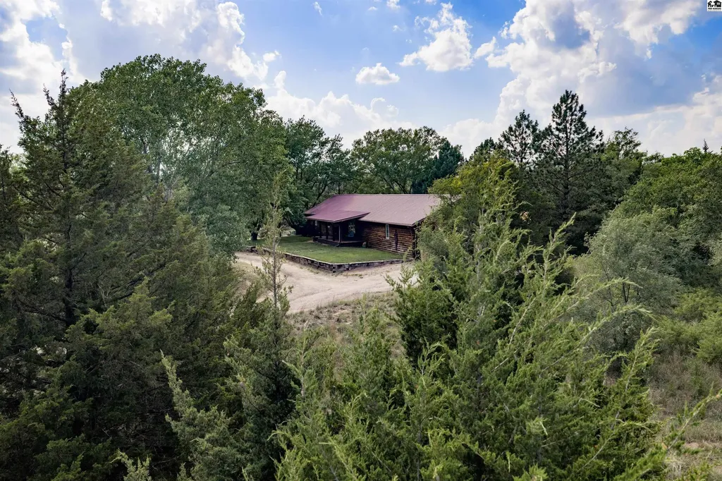 800 E 71st Avenue Hutchinson KS 67502