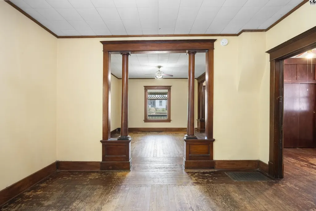 537 E Avenue B Hutchinson KS 67501