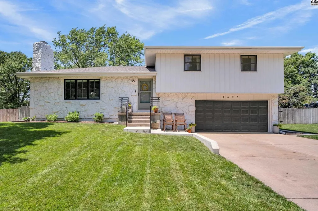 1625 Suncrest Drive Mcpherson KS 67460