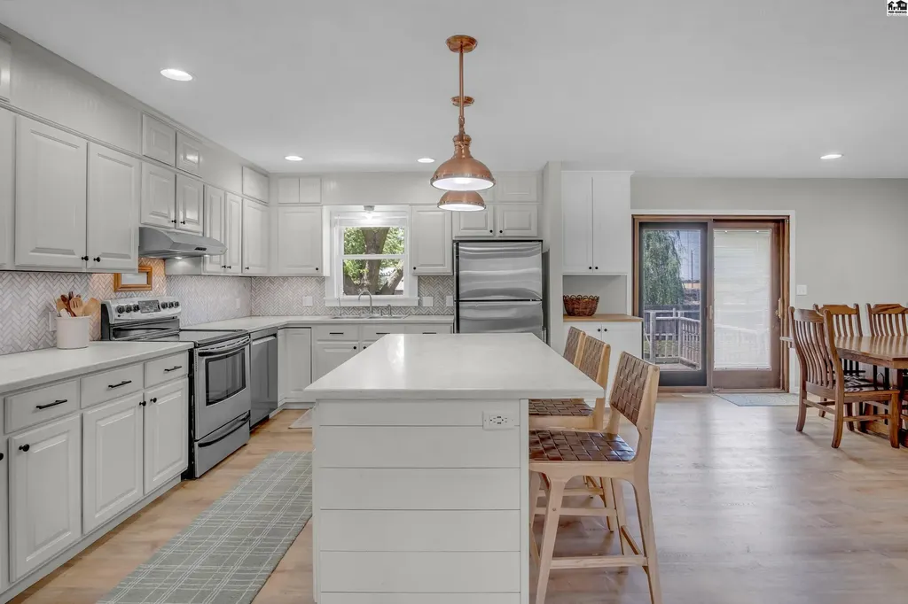 1625 Suncrest Drive Mcpherson KS 67460