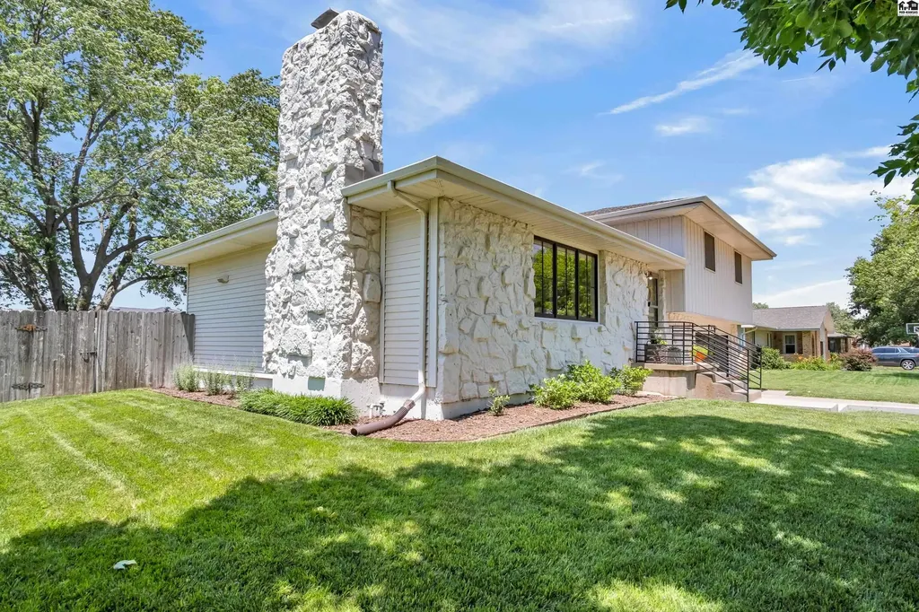 1625 Suncrest Drive Mcpherson KS 67460