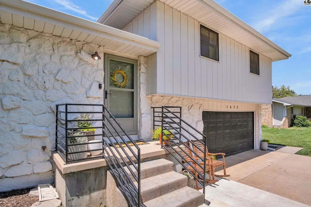 1625 Suncrest Drive Mcpherson KS 67460