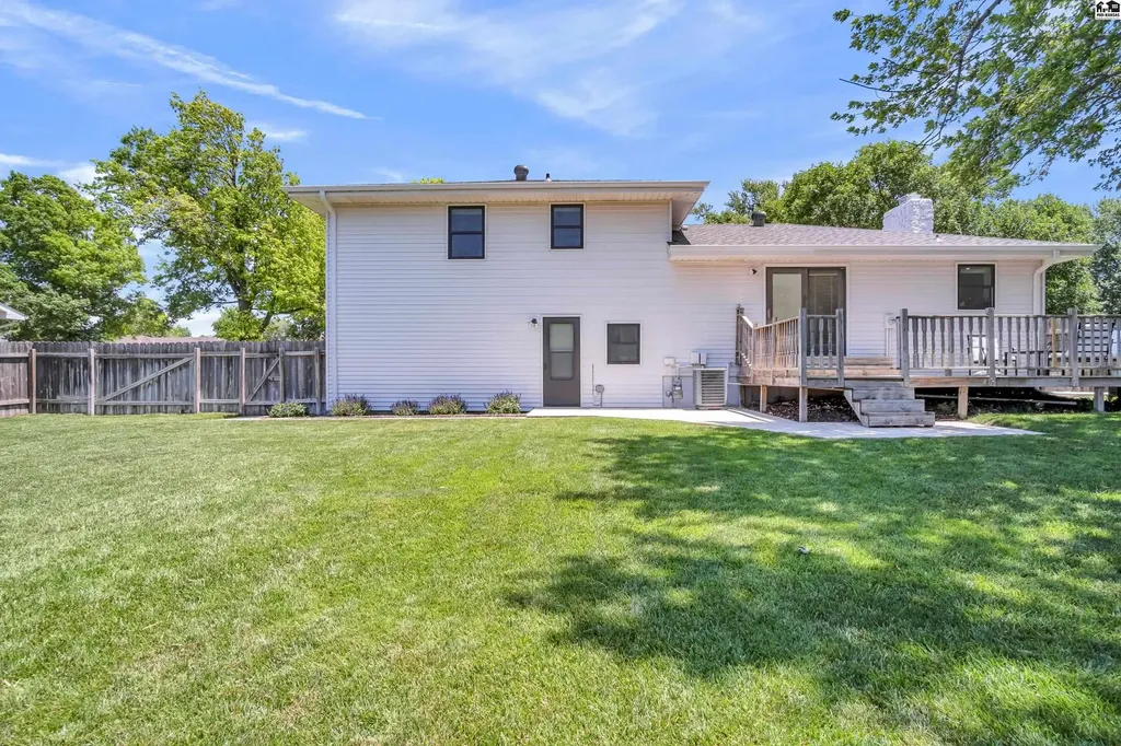 1625 Suncrest Drive Mcpherson KS 67460