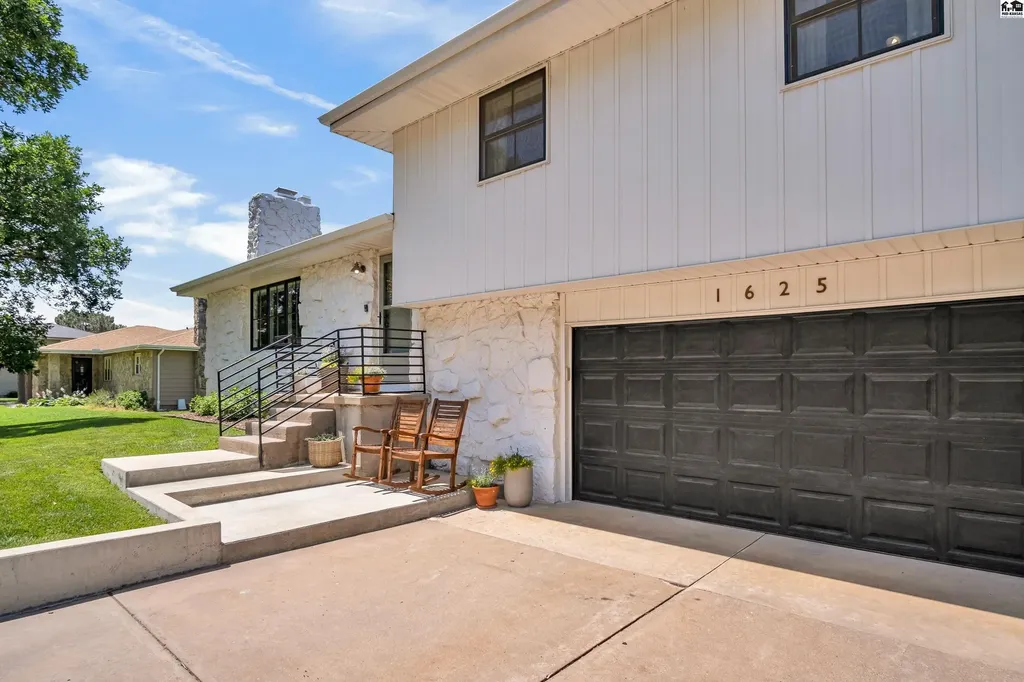 1625 Suncrest Drive Mcpherson KS 67460