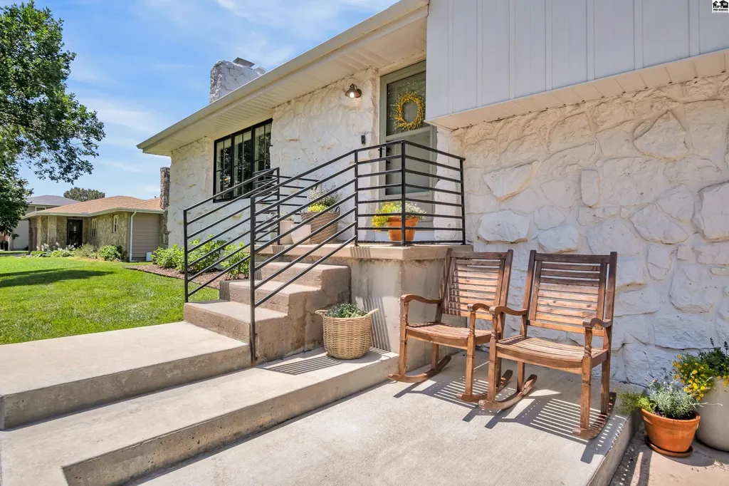 1625 Suncrest Drive Mcpherson KS 67460