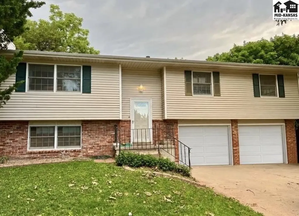 404 Evergreen Court Mcpherson KS 67460