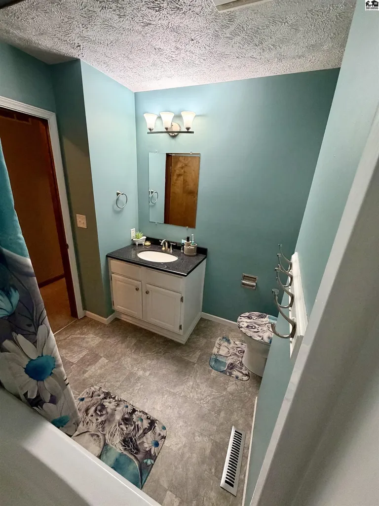 404 Evergreen Court Mcpherson KS 67460