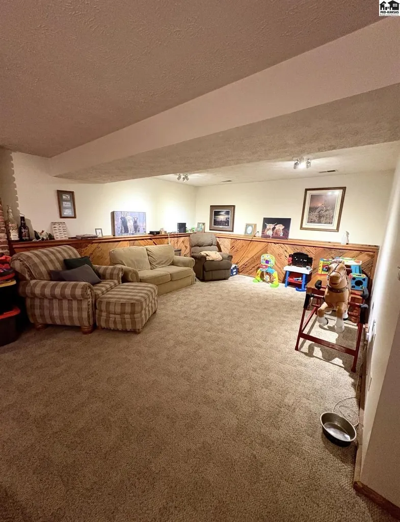 404 Evergreen Court Mcpherson KS 67460