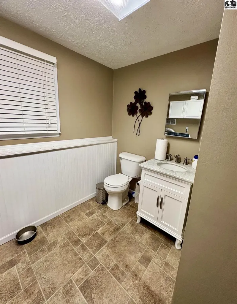 404 Evergreen Court Mcpherson KS 67460
