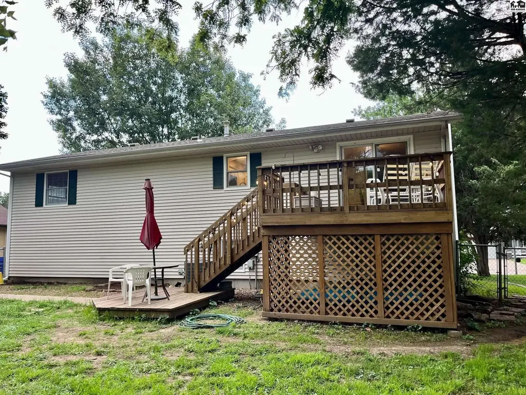 404 Evergreen Court Mcpherson KS 67460