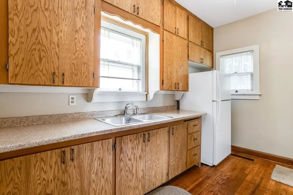 119 W 16th Avenue Hutchinson KS 67501