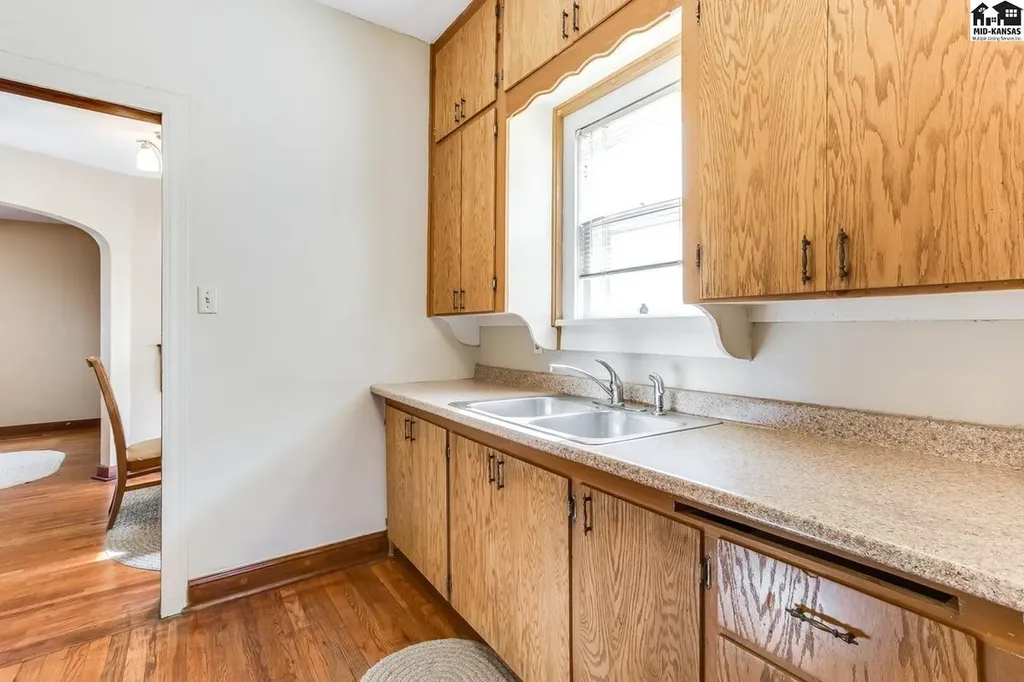 119 W 16th Avenue Hutchinson KS 67501