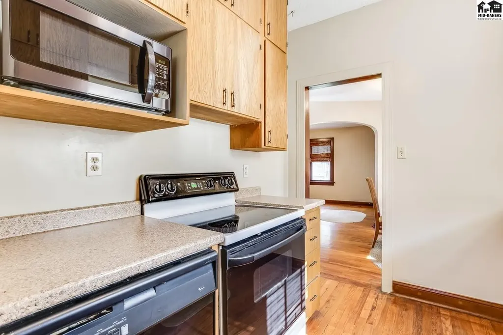 119 W 16th Avenue Hutchinson KS 67501