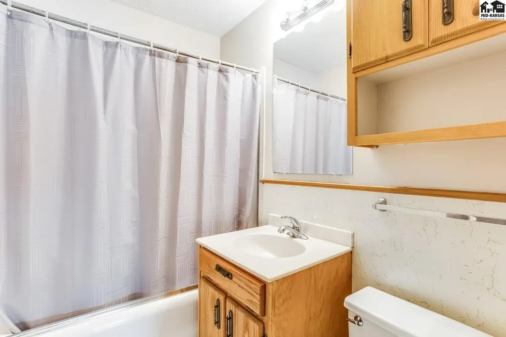 119 W 16th Avenue Hutchinson KS 67501