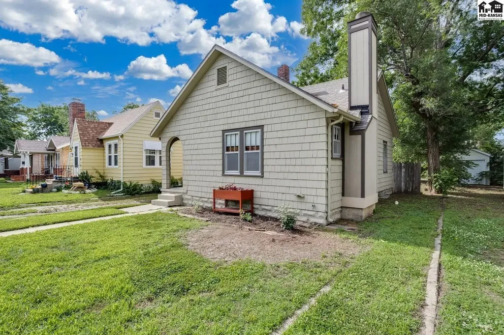 119 W 16th Avenue Hutchinson KS 67501