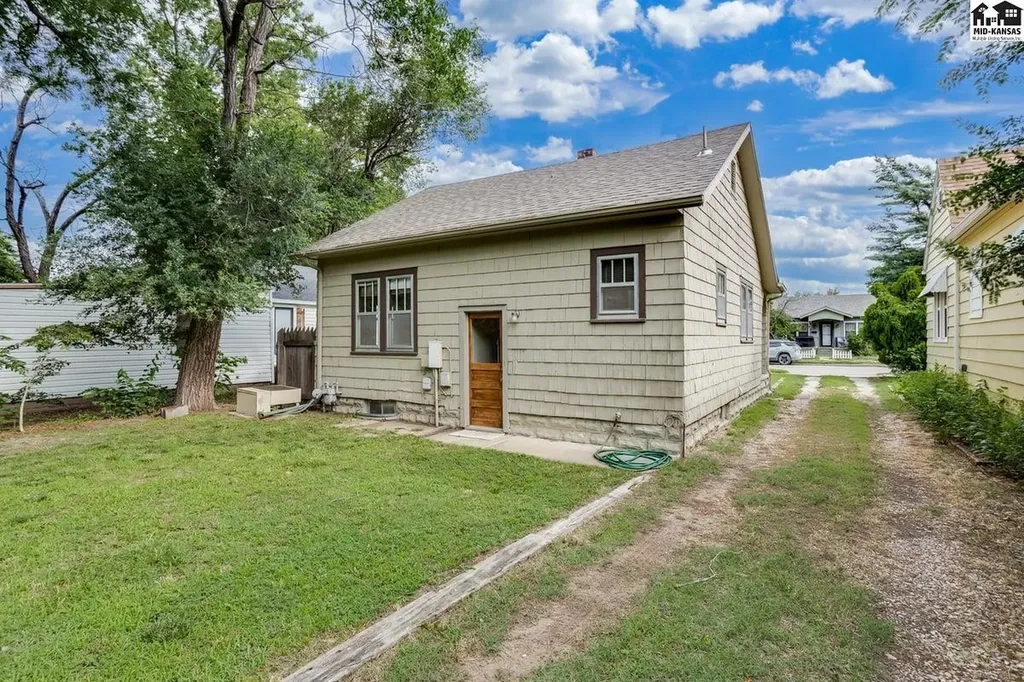 119 W 16th Avenue Hutchinson KS 67501
