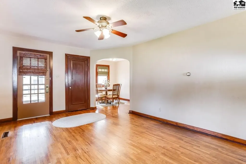 119 W 16th Avenue Hutchinson KS 67501