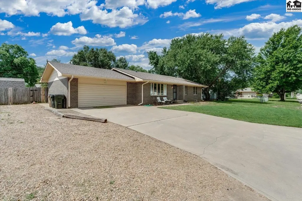 605 E Main Street Haven KS 67543