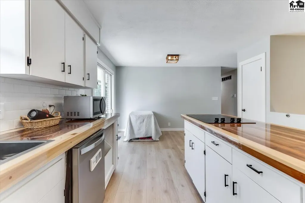 605 E Main Street Haven KS 67543