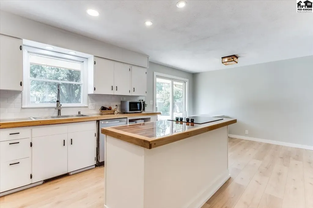 605 E Main Street Haven KS 67543