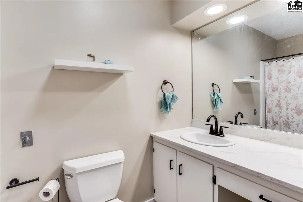 605 E Main Street Haven KS 67543
