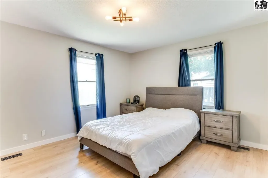 605 E Main Street Haven KS 67543