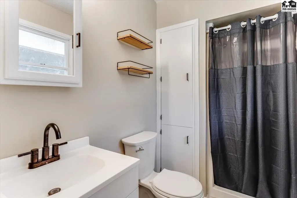 605 E Main Street Haven KS 67543