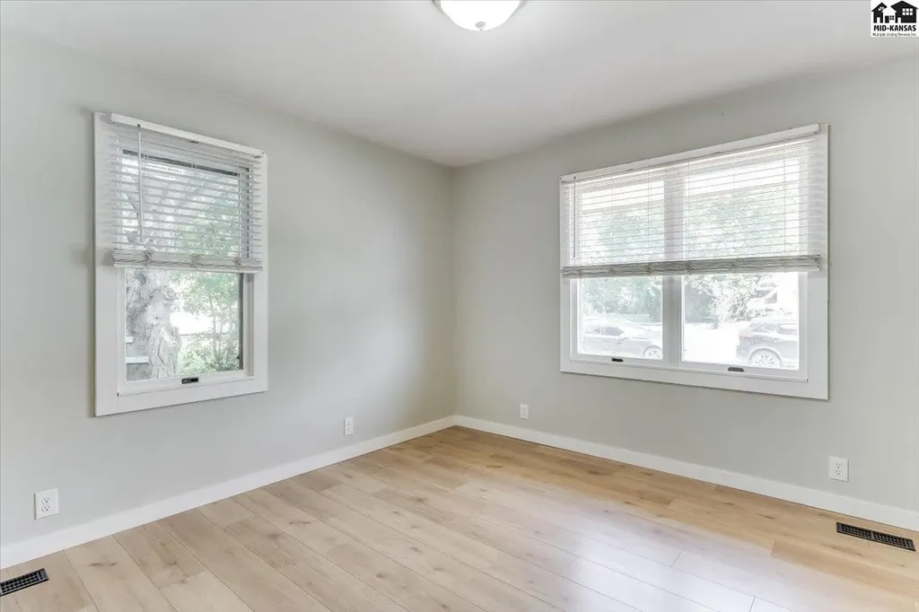 605 E Main Street Haven KS 67543