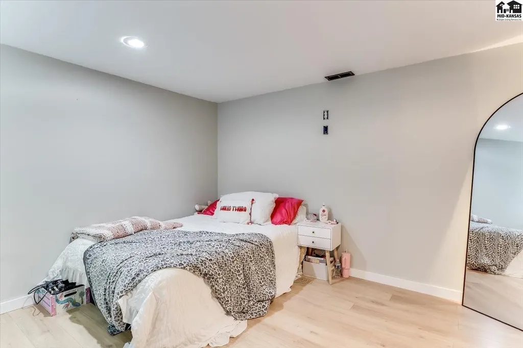 605 E Main Street Haven KS 67543