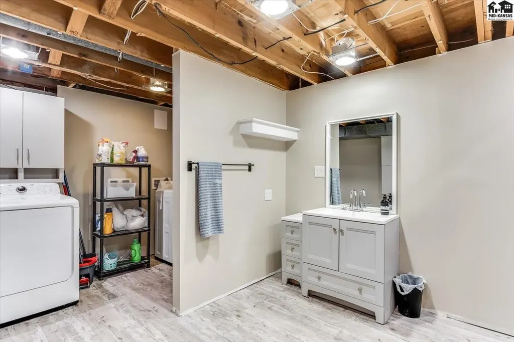 605 E Main Street Haven KS 67543