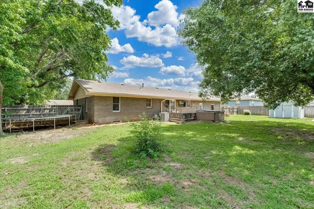 605 E Main Street Haven KS 67543