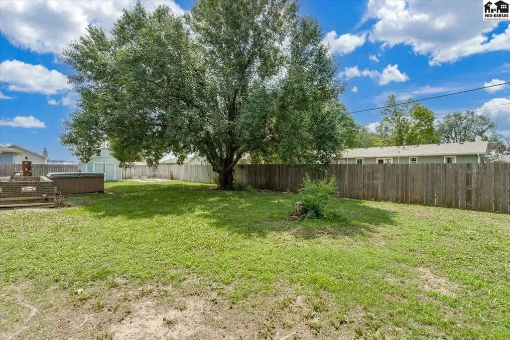 605 E Main Street Haven KS 67543