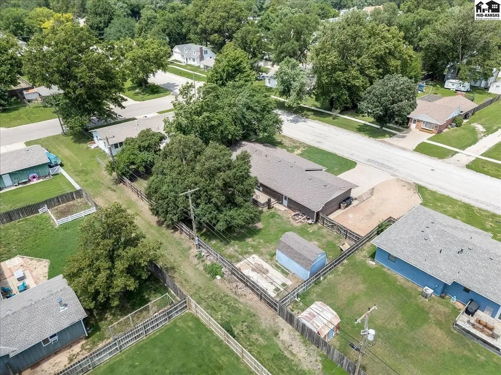 605 E Main Street Haven KS 67543